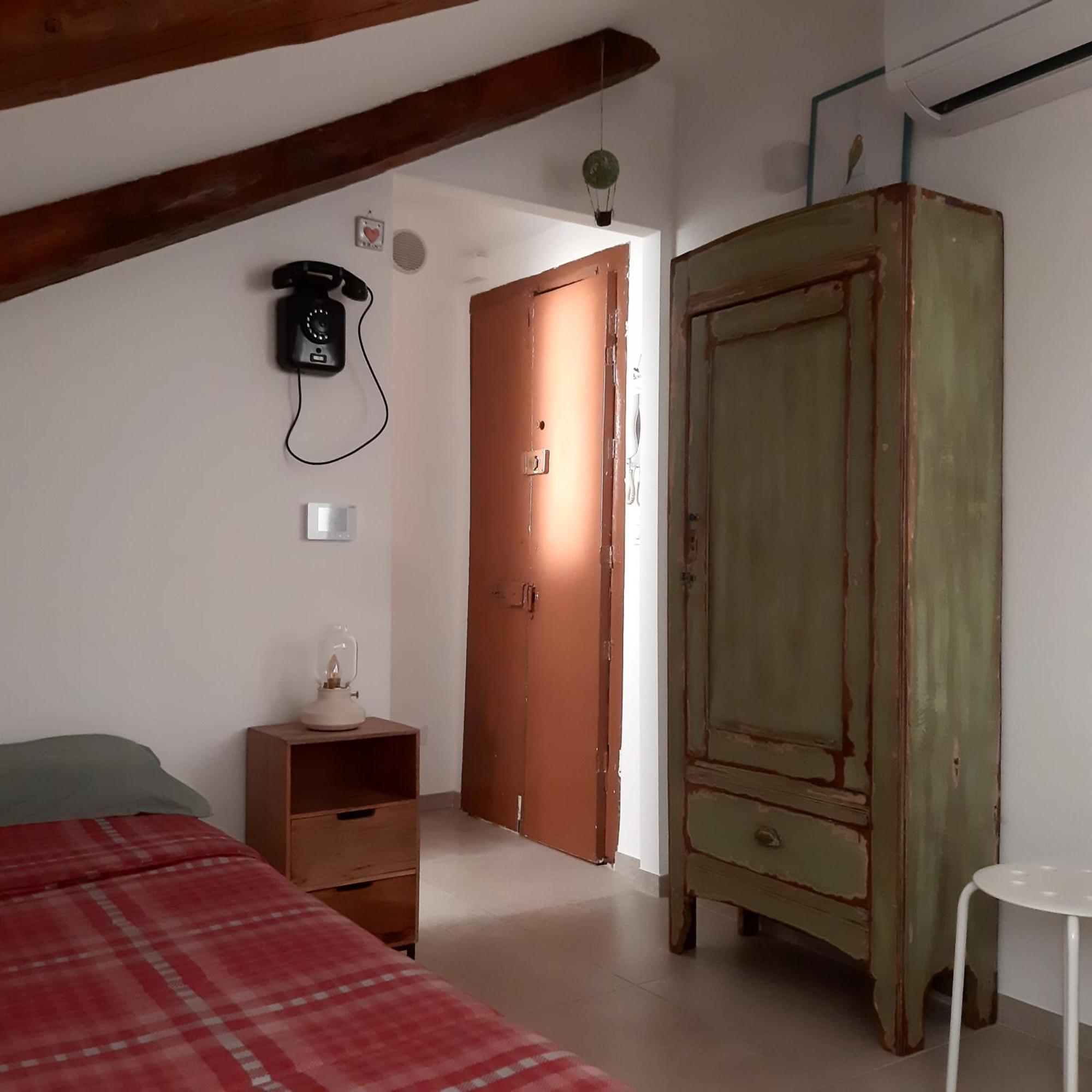 Ferienwohnung La Mansarda Delle Mongolfiere Turin Zimmer foto